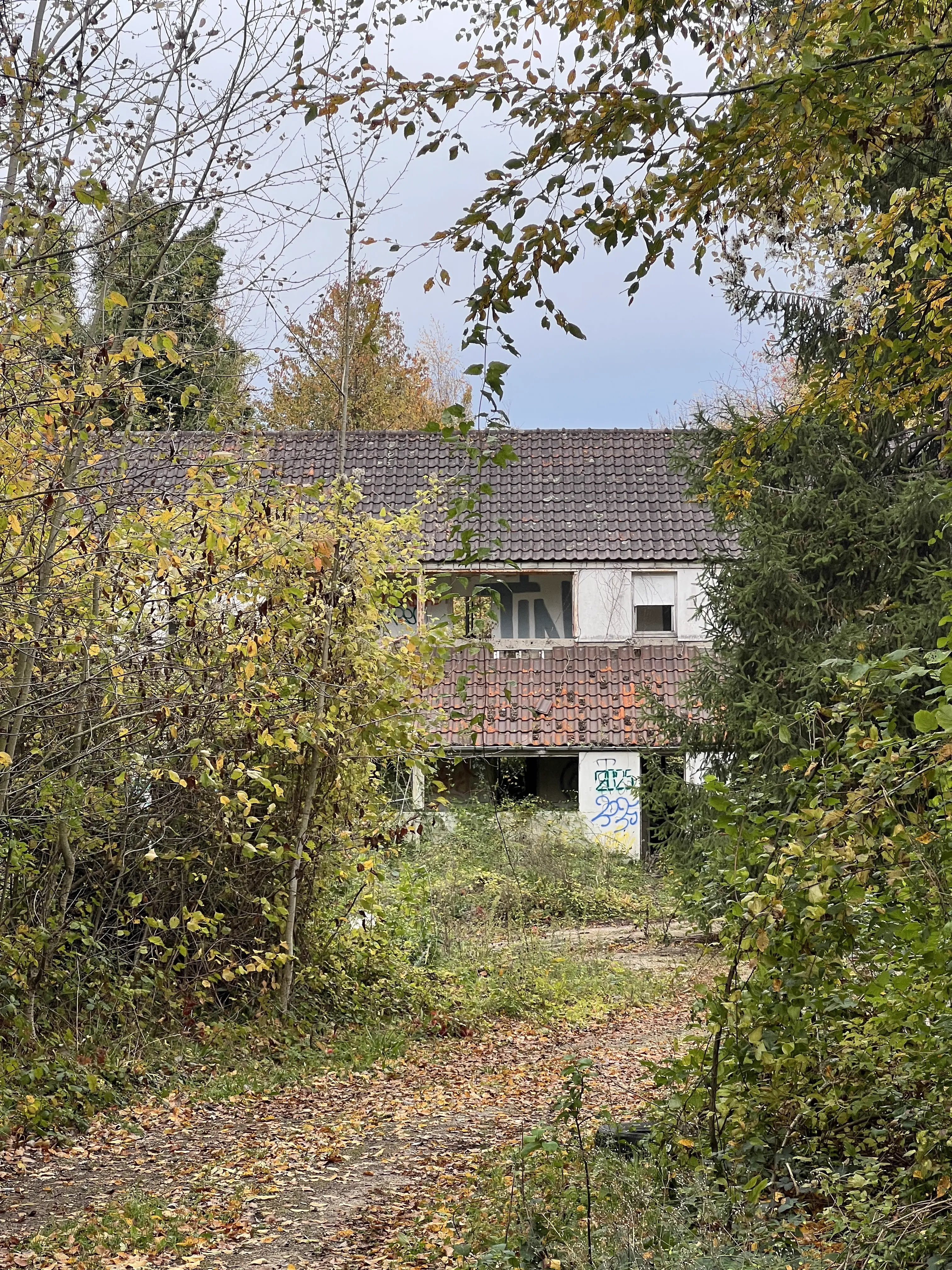 Entrée du bâtiment abandonné